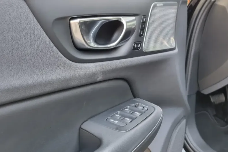 Volvo V60 din 2024 cu 20.400 km - oferta VOL178366 - foto 14