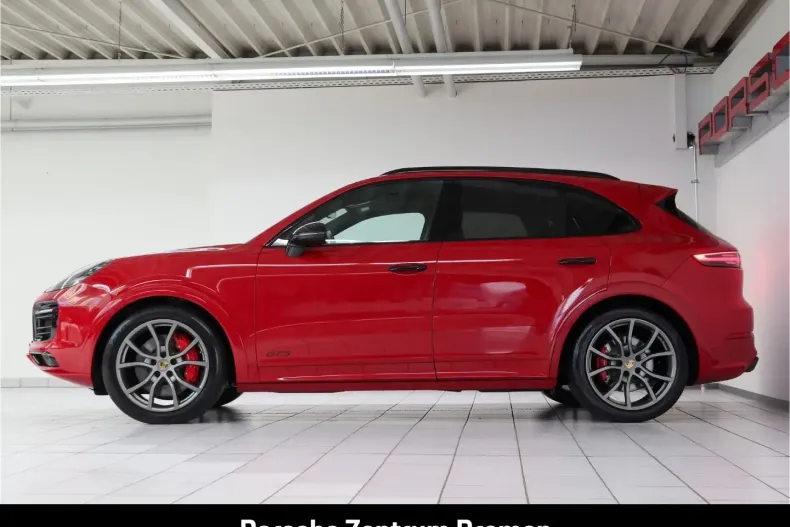 Porsche Cayenne din 2022 cu 24.302 km - oferta POR178386 - foto 2