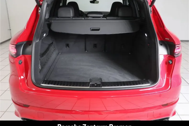 Porsche Cayenne din 2022 cu 24.302 km - oferta POR178386 - foto 22