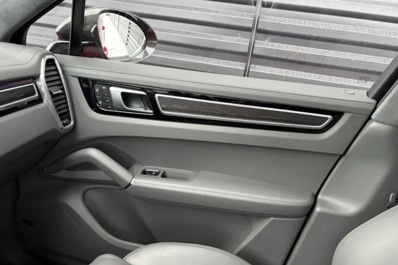 Porsche Cayenne din 2022 cu 74.800 km - oferta POR178389 - foto 18