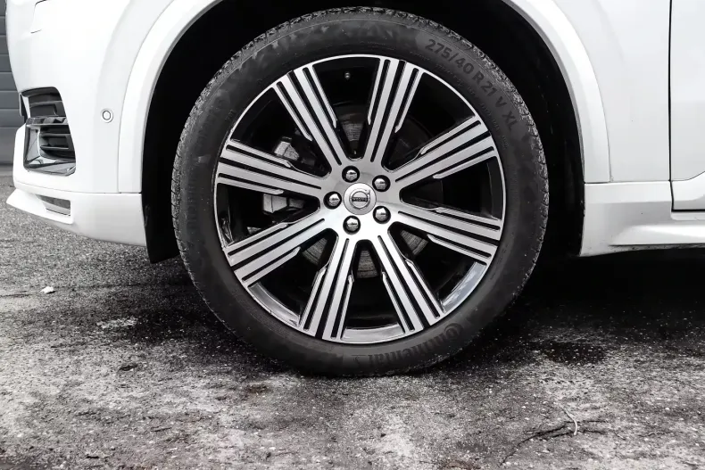 Volvo XC90 din 2023 cu 32.200 km - oferta VOL178404 - foto 3