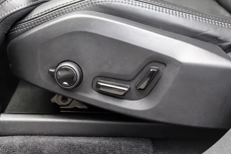 Volvo XC90 din 2023 cu 32.200 km - oferta VOL178404 - foto 5