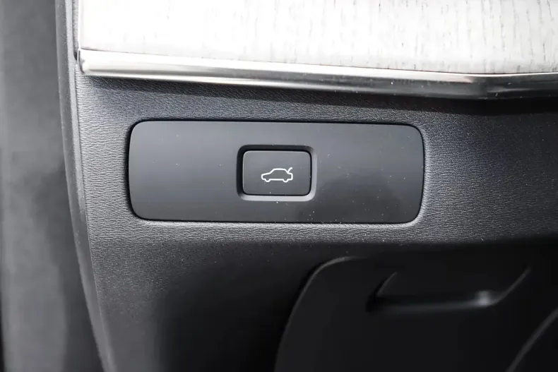 Volvo XC90 din 2023 cu 32.200 km - oferta VOL178404 - foto 16