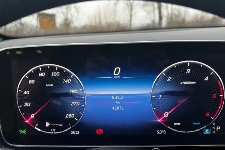 Mercedes-Benz GLC 220 din 2024 cu 42.865 km - oferta MER178415 - foto 8