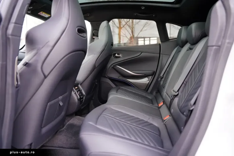Aston Martin DBX din 2024 cu 3.272 km - oferta AST178434 - foto 7