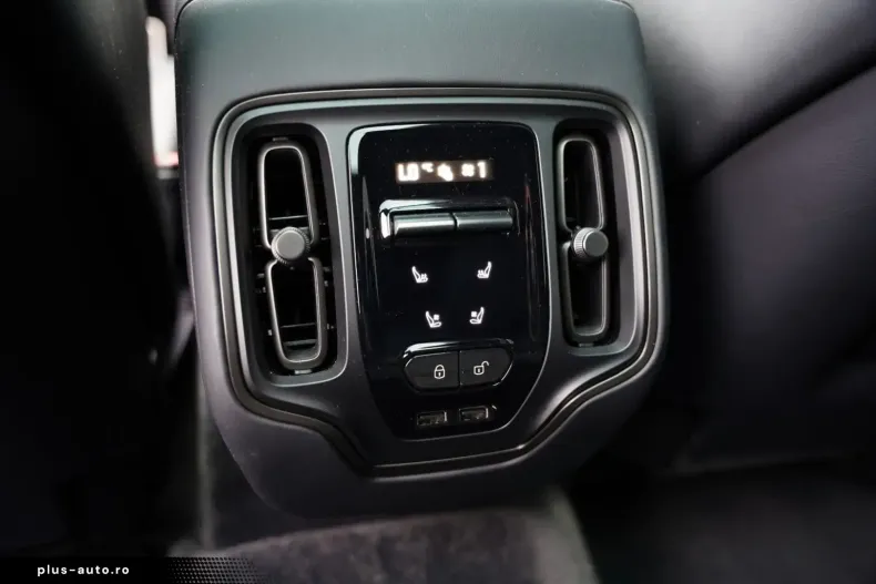 Aston Martin DBX din 2024 cu 3.272 km - oferta AST178434 - foto 8