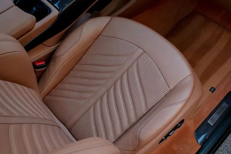 Aston Martin DBX din 2023 cu 42.600 km - oferta AST178436 - foto 17