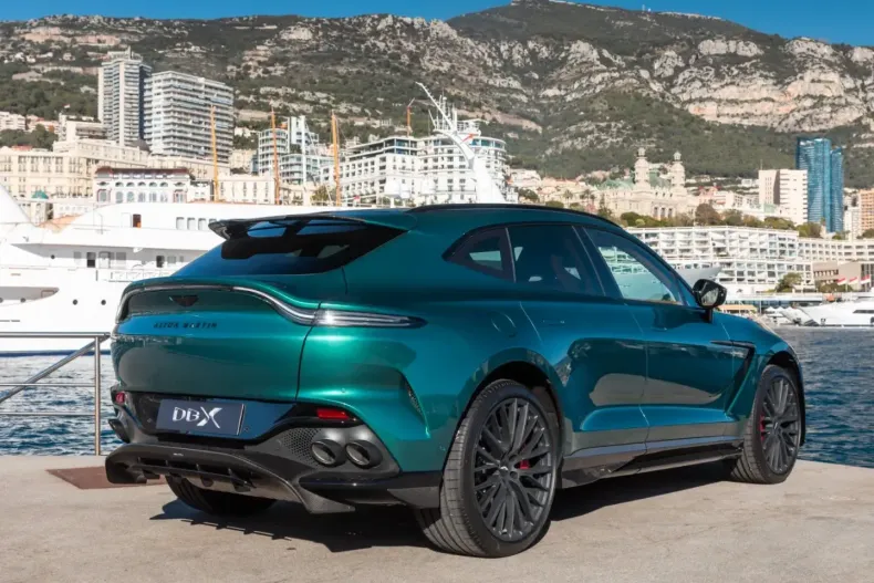 Aston Martin DBX din 2024 cu 16.500 km - oferta AST178441 - foto 3