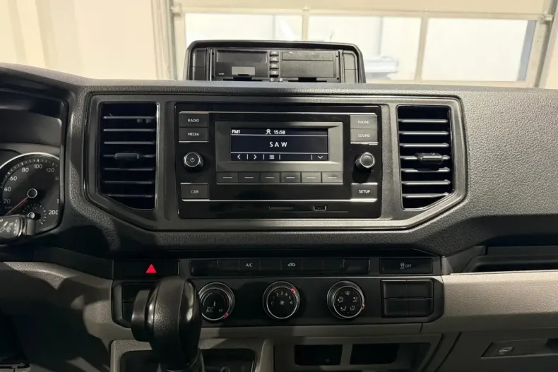 Volkswagen Crafter din 2021 cu 63.500 km - oferta VOL178467 - foto 11