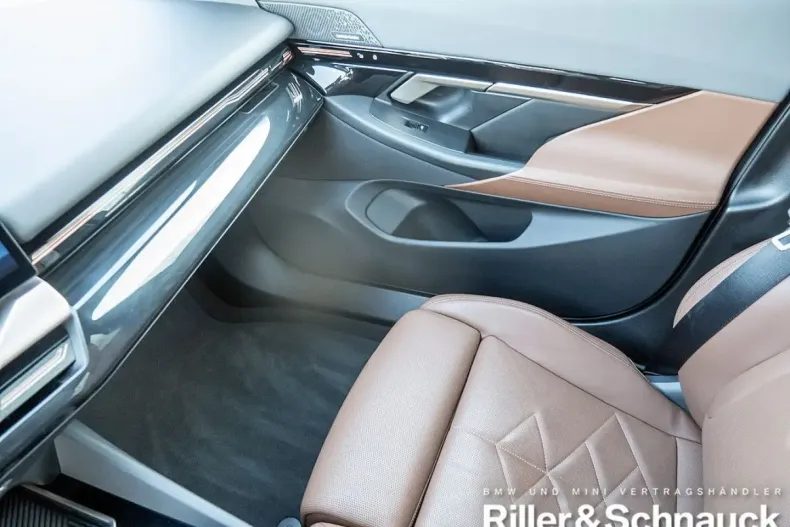 BMW 520 din 2024 cu 25.900 km - oferta BMW178477 - foto 15