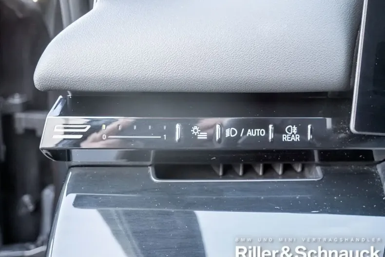 BMW 520 din 2024 cu 25.900 km - oferta BMW178477 - foto 18