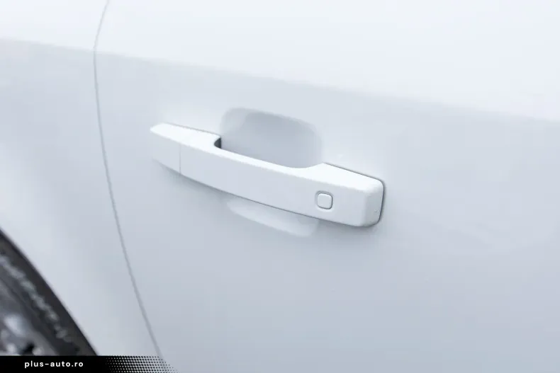 Land Rover Defender din 2023 cu 66.000 km - oferta LAN178482 - foto 27