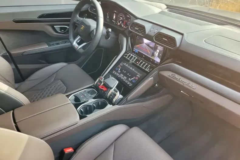 Lamborghini Urus din 2024 cu 9.714 km - oferta LAM178516 - foto 18