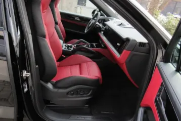 Porsche Cayenne din 2025 - oferta POR178521