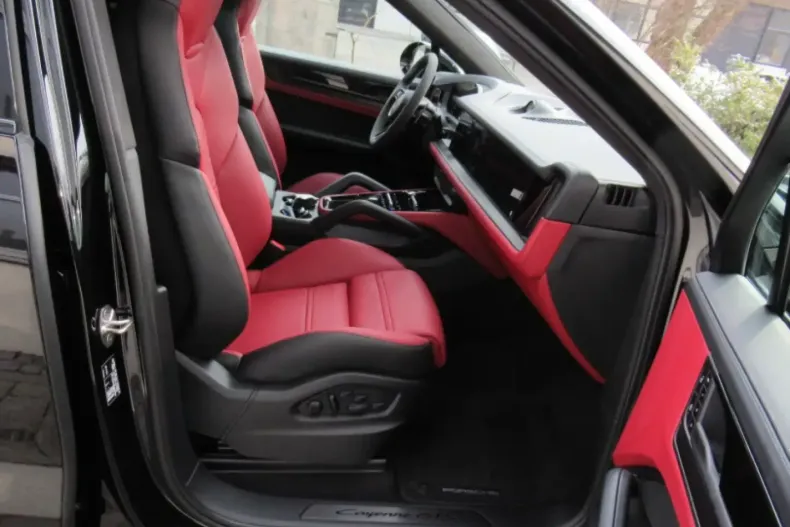 Porsche Cayenne din 2025 cu 8.300 km - oferta POR178521 - foto 1