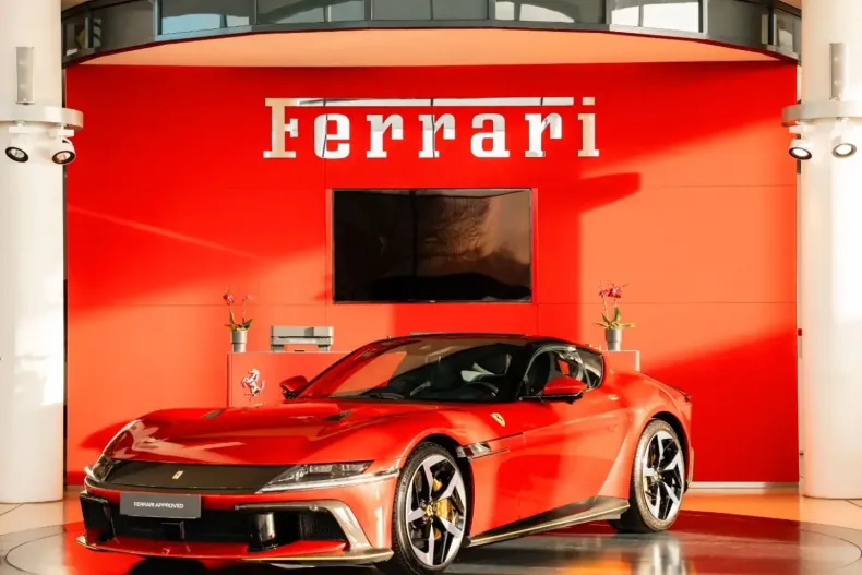 Ferrari 12Cilindri din 2025 cu 5.550 km - oferta FER178528 - foto 1