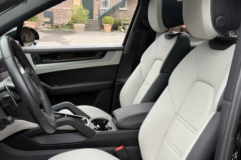 Porsche Cayenne din 2024 cu 47.100 km - oferta POR178530 - foto 2