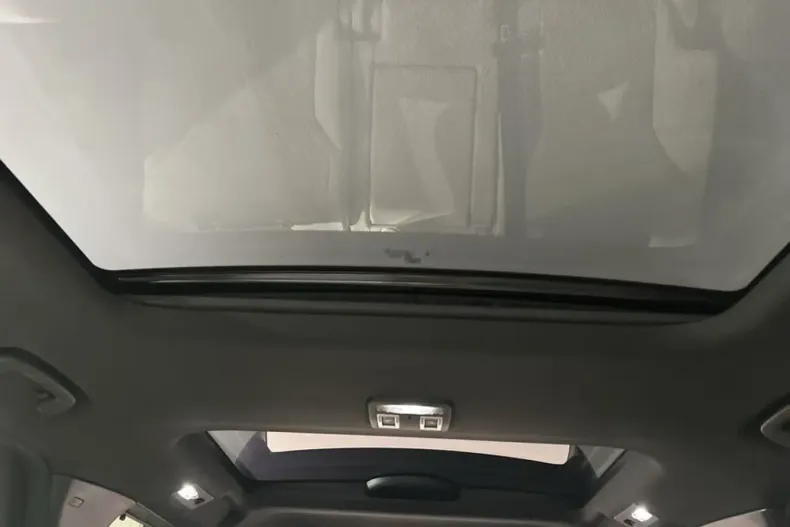 Land Rover Discovery din 2024 cu 18.500 km - oferta LAN178539 - foto 18