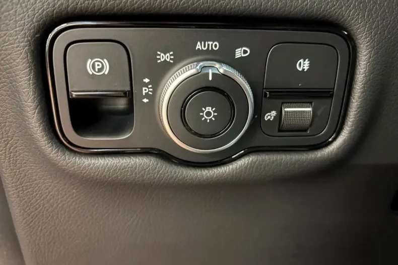 Mercedes-Benz V 300 (Clasa V) din 2025 cu 23.500 km - oferta MER178556 - foto 20