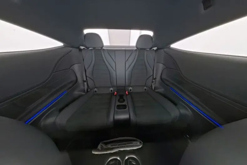 Mercedes-Benz CLE 300 (Clasa CLE) din 2024 cu 4.520 km - oferta MER178560 - foto 8