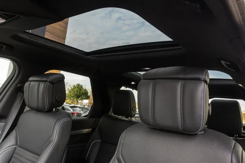 Land Rover Discovery din 2024 cu 14.139 km - oferta LAN178577 - foto 7