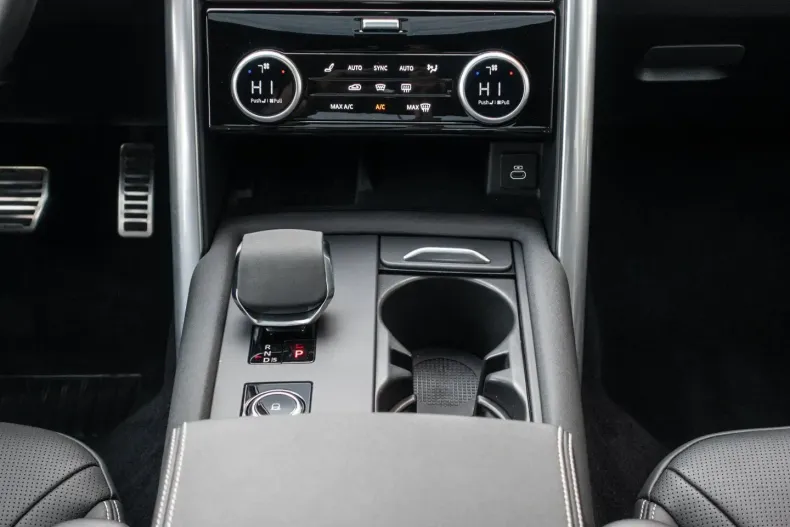 Land Rover Discovery din 2024 cu 14.139 km - oferta LAN178577 - foto 14