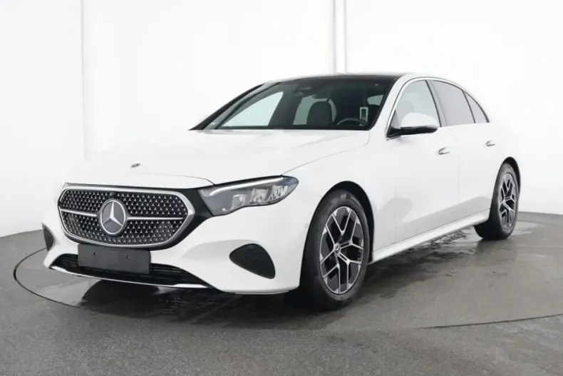 Mercedes-Benz E 220 (Clasa E) din 2025 cu 20.950 km - oferta MER178581 - foto 1