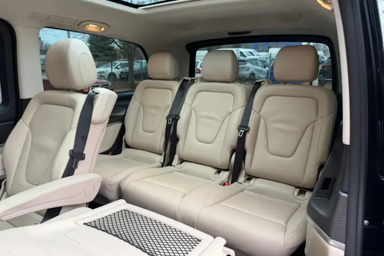 Mercedes-Benz V 300 (Clasa V) din 2023 cu 99.700 km - oferta MER178584 - foto 16