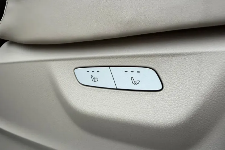 Mercedes-Benz V 300 (Clasa V) din 2023 cu 99.700 km - oferta MER178584 - foto 27