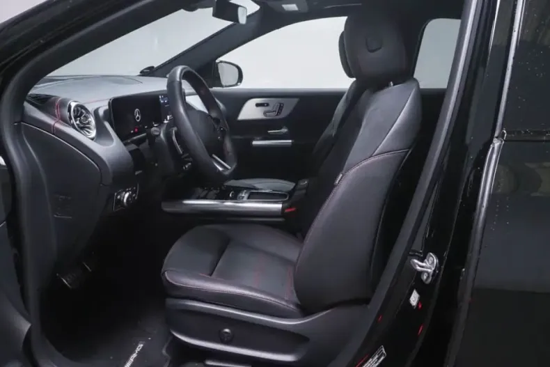 Mercedes-Benz EQA din 2024 cu 9.999 km - oferta MER178586 - foto 5