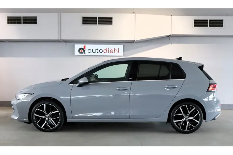 Volkswagen Golf din 2025 cu 19.779 km - oferta VOL178587 - foto 3