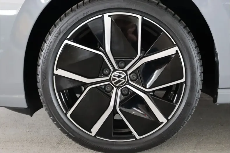 Volkswagen Golf din 2025 cu 19.779 km - oferta VOL178587 - foto 7