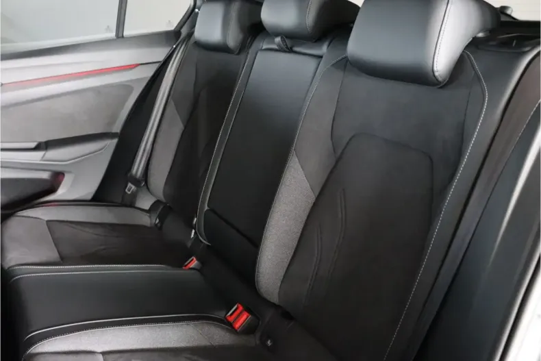 Volkswagen Golf din 2025 cu 19.779 km - oferta VOL178587 - foto 17