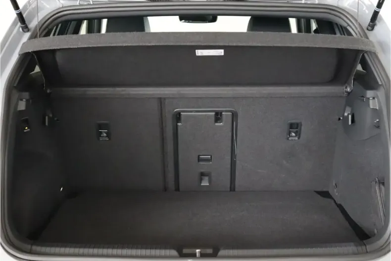 Volkswagen Golf din 2025 cu 19.779 km - oferta VOL178587 - foto 19