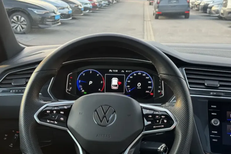 Volkswagen Tiguan din 2024 cu 35.612 km - oferta VOL178589 - foto 9