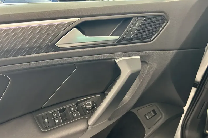 Volkswagen Tiguan din 2024 cu 17.019 km - oferta VOL178590 - foto 14