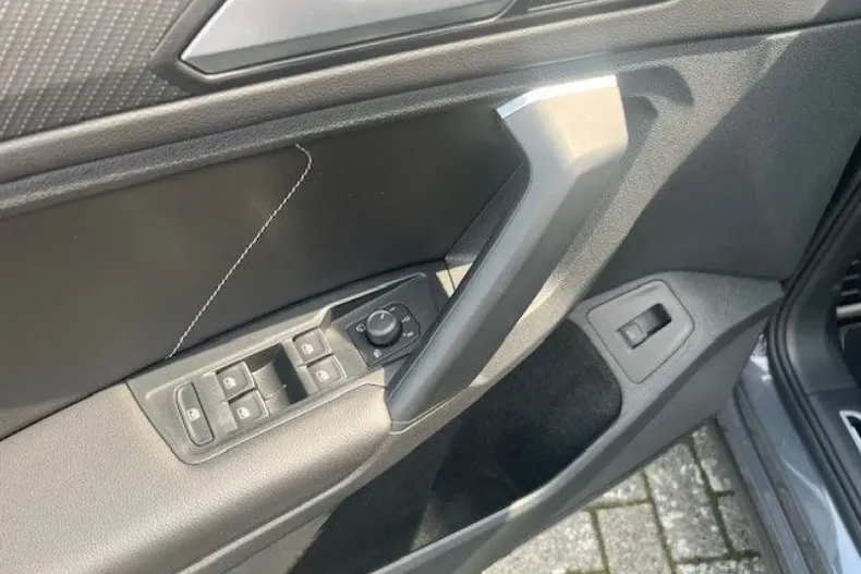 Volkswagen Tiguan din 2024 cu 54.700 km - oferta VOL178608 - foto 13