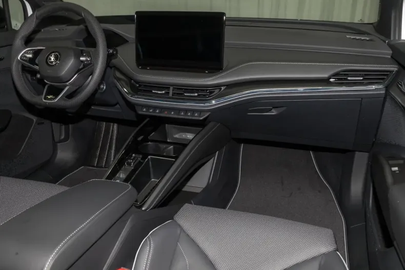 Skoda Enyaq din 2024 cu 14.801 km - oferta SKO178619 - foto 3