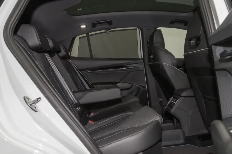 Skoda Enyaq din 2024 cu 14.801 km - oferta SKO178619 - foto 8