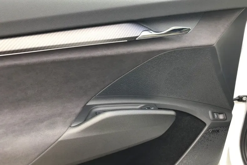 Skoda Enyaq din 2024 cu 10.226 km - oferta SKO178630 - foto 9