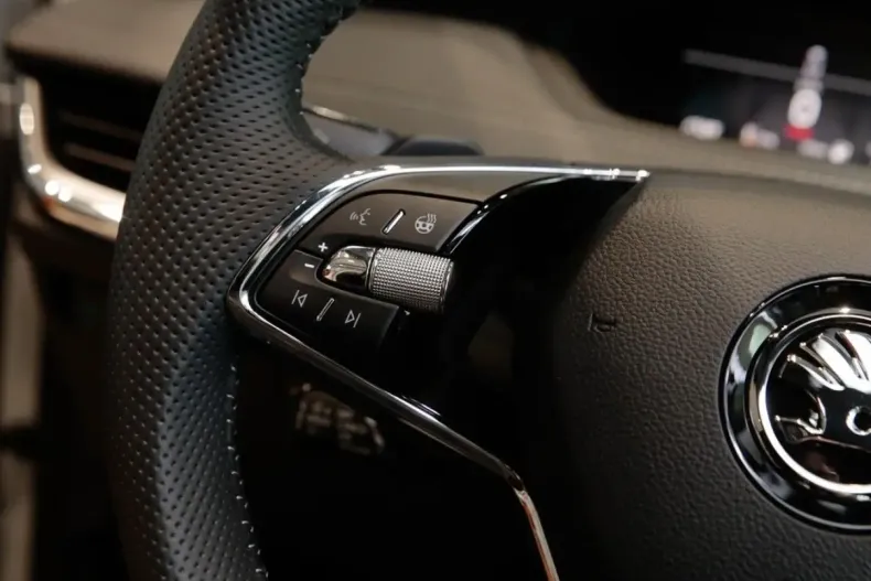 Skoda Enyaq din 2024 cu 6.400 km - oferta SKO178634 - foto 15