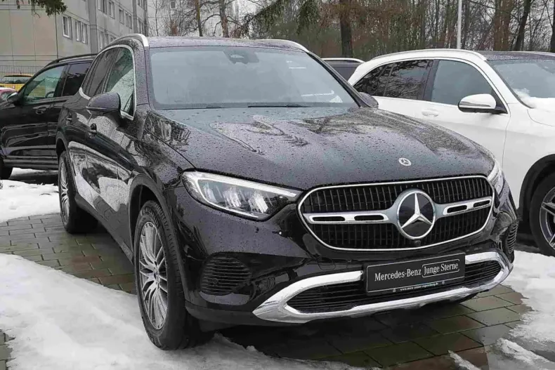 Mercedes-Benz GLC 220 din 2025 cu 13.706 km - oferta MER178645 - foto 3