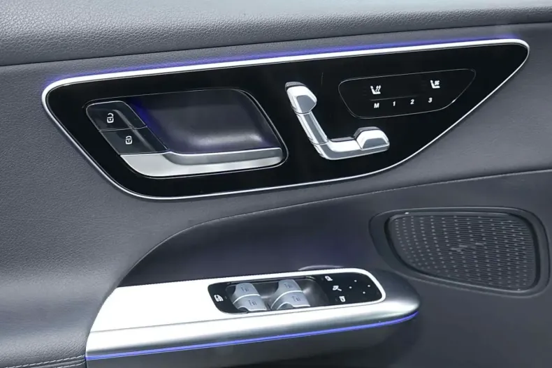 Mercedes-Benz GLC 220 din 2025 cu 13.706 km - oferta MER178645 - foto 9