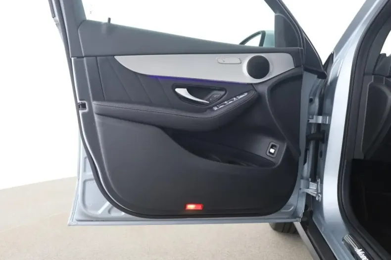 Mercedes-Benz GLC 300 din 2021 cu 52.600 km - oferta MER178650 - foto 11