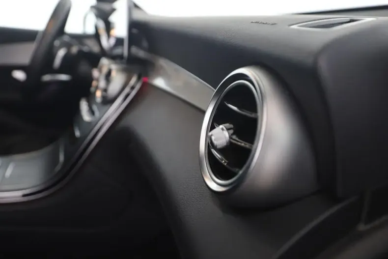 Mercedes-Benz GLC 300 din 2021 cu 52.600 km - oferta MER178650 - foto 16