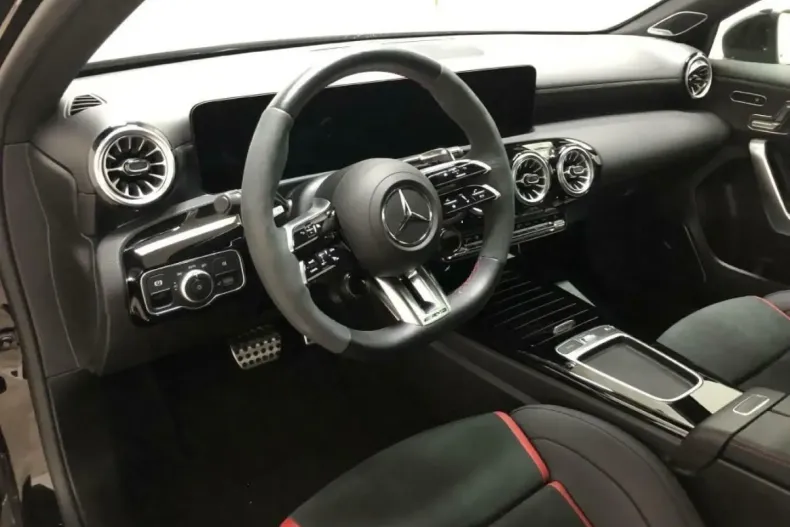 Mercedes-Benz A 35 AMG (Clasa A) din 2024 cu 11.621 km - oferta MER178653 - foto 13