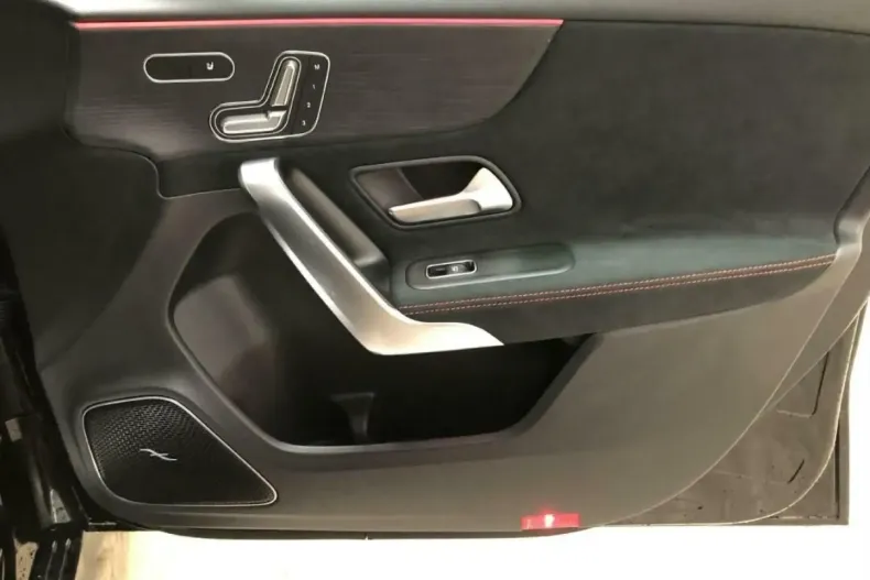 Mercedes-Benz A 35 AMG (Clasa A) din 2024 cu 11.621 km - oferta MER178653 - foto 19