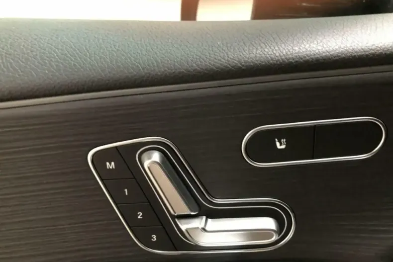 Mercedes-Benz A 35 AMG (Clasa A) din 2024 cu 11.621 km - oferta MER178653 - foto 22