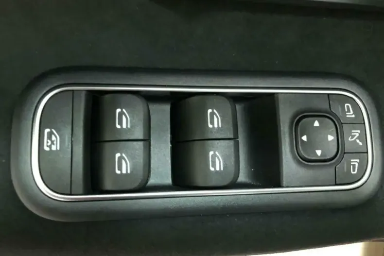 Mercedes-Benz A 35 AMG (Clasa A) din 2024 cu 11.621 km - oferta MER178653 - foto 23