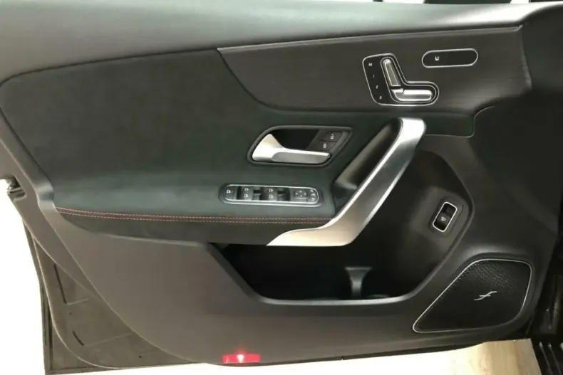 Mercedes-Benz A 35 AMG (Clasa A) din 2024 cu 11.621 km - oferta MER178653 - foto 24